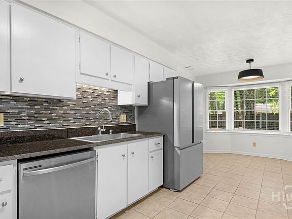 3rd image of 13 Barrington Circle