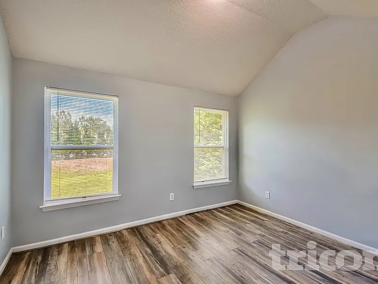 904 Ambeau Cir — Photo 6
