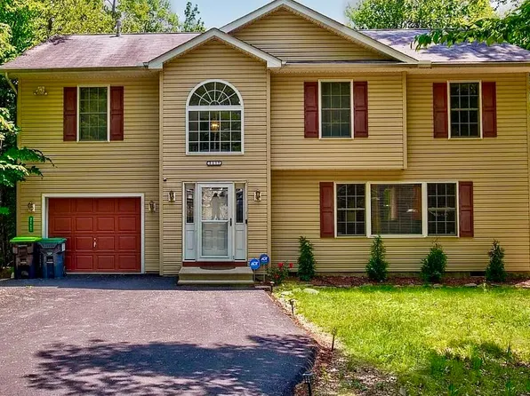 2117 Warwick Cir, Tobyhanna, PA 18466