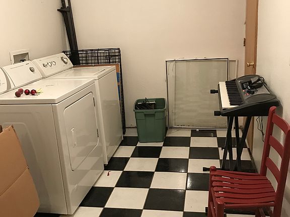 2nd image of 1010 Ann St