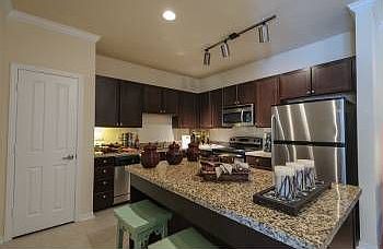 2nd image of 800 Birchall Ln APT 305