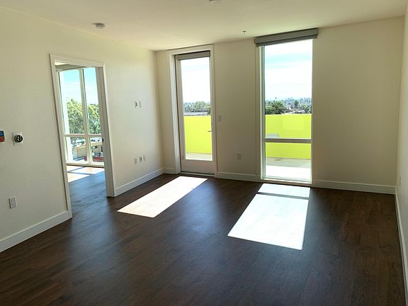 4th image of 4330 Alabama St #606