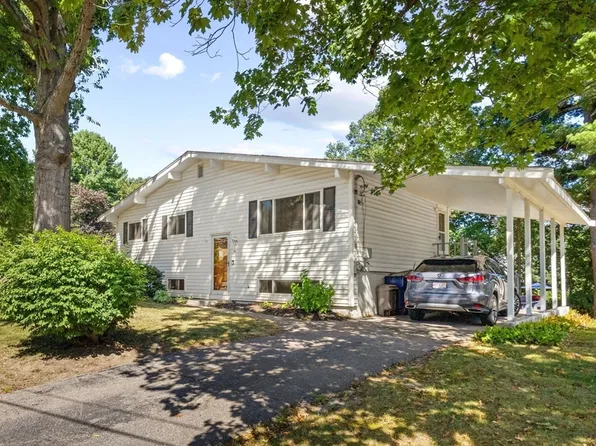 14 Richard Rd, Medway, MA 02053