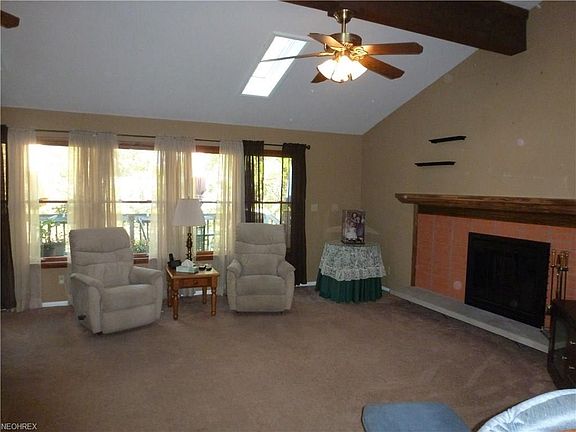 4th image of 30412 Crestview Dr