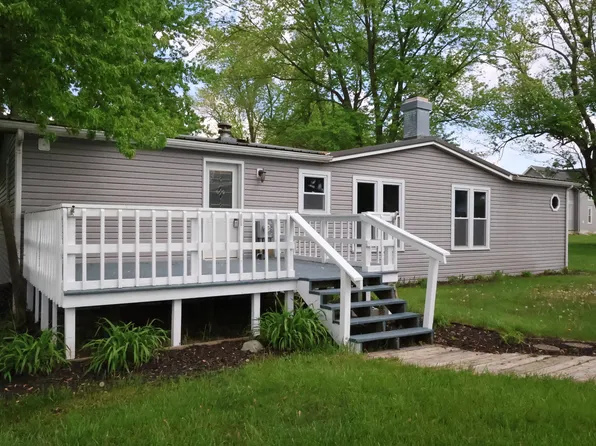 110 N Milwaukee Ave, Papineau, IL 60956