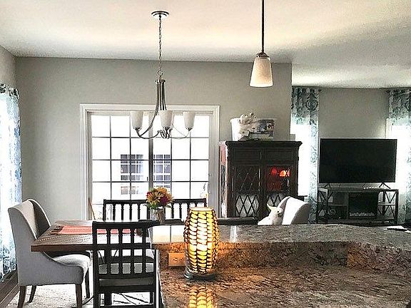 4th image of 10355 White Sand Ln #A