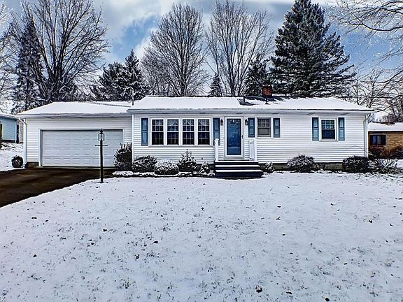 2nd image of 1389 Brookwood Dr