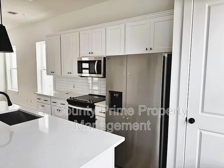 2708 Bostic St #A — Photo 8