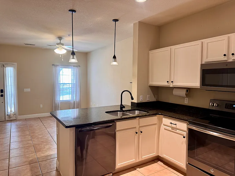 2938 SW 35th Pl #26 — Photo 5