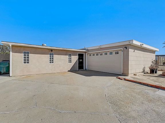 3rd image of 8928 Gramercy Dr