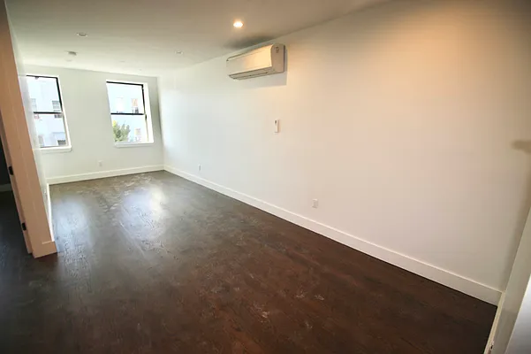 Rented by Delmark Realty LLC | media 50