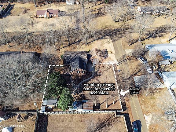 5th image of 228 Dogwood Ln