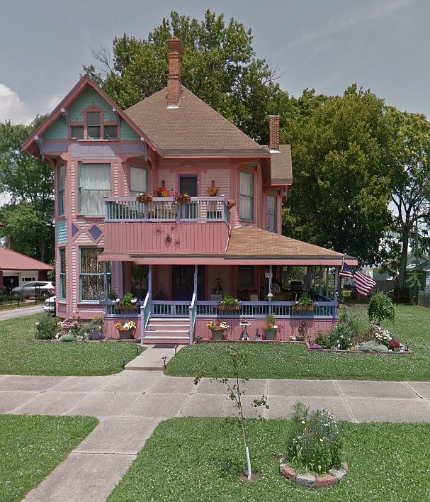1st image of 312 W Washington St