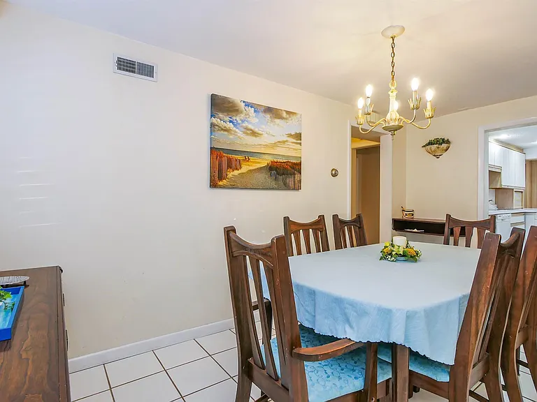 100 S Richards Ave #1 — Photo 10