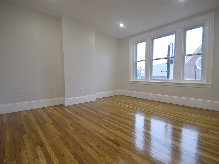31 Harvard St #2 — Photo 7