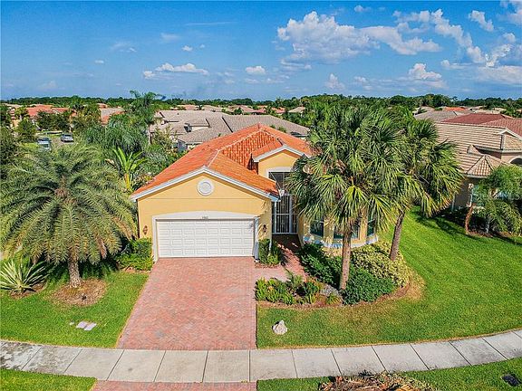 3rd image of 5002 Crystal Beach Dr