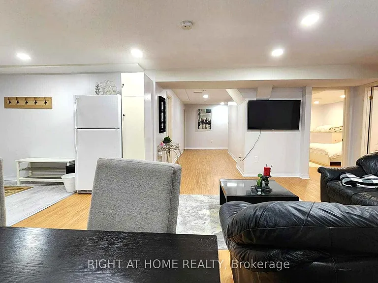 44 Meadowlands Blvd #BASEMENT — Photo 9