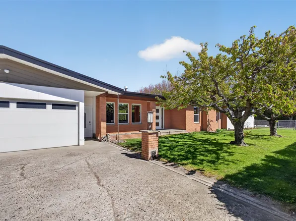 900 Anders Rd, West Kelowna, BC V1Z 1J9