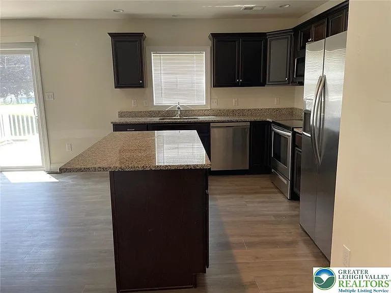 1610 Ravena St — Photo 8