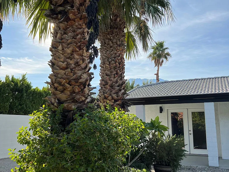 2212 N San Clemente Rd — Photo 40