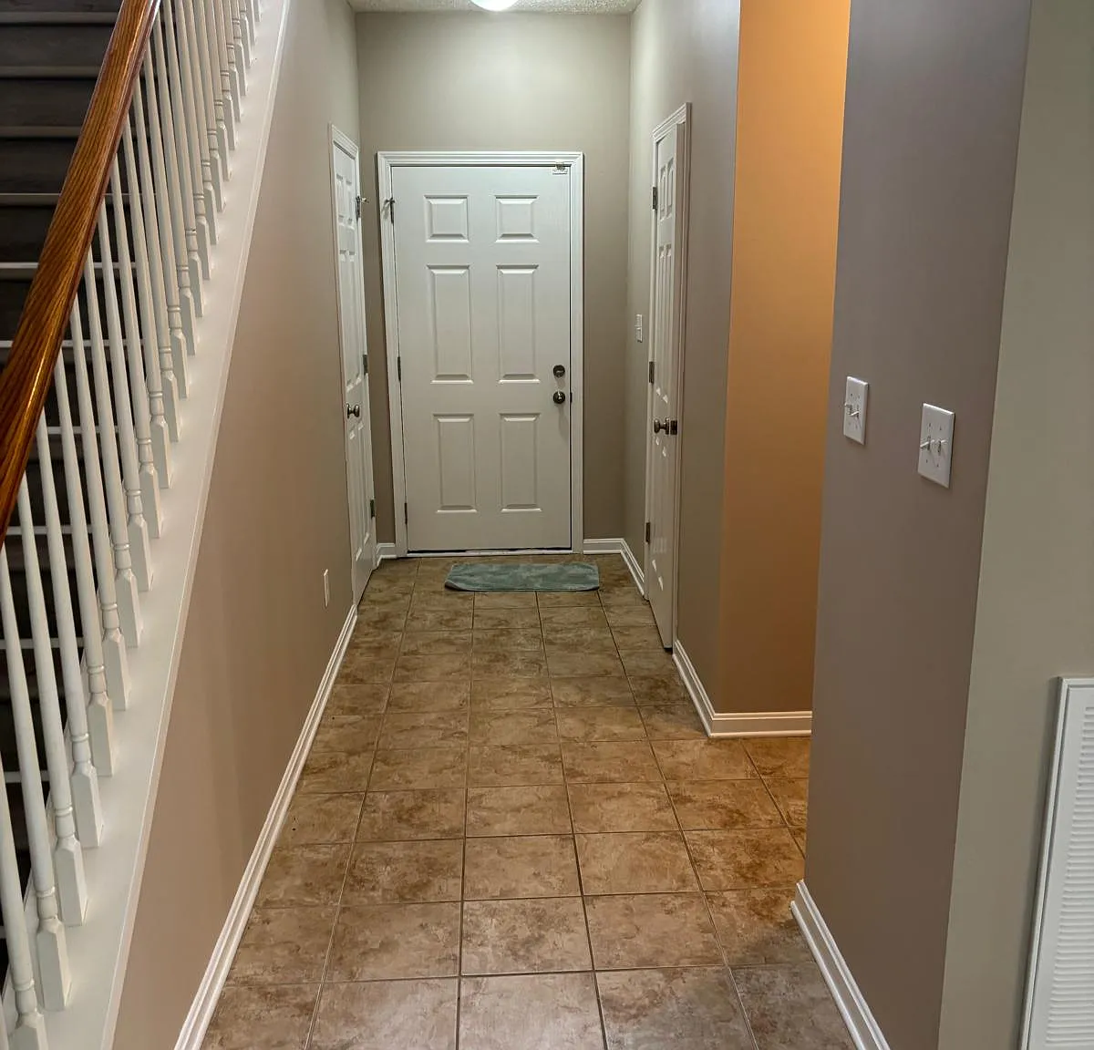3 bed, 2.5 bath, 1862 sqft, $2,300 — Photo 2