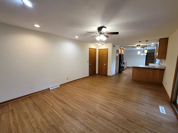4th image of 6110 Whitefriars Way