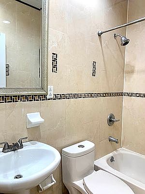 5th image of 260 Irving Ave #1A