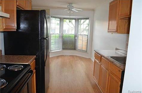 4th image of 22329 Peachtree #1