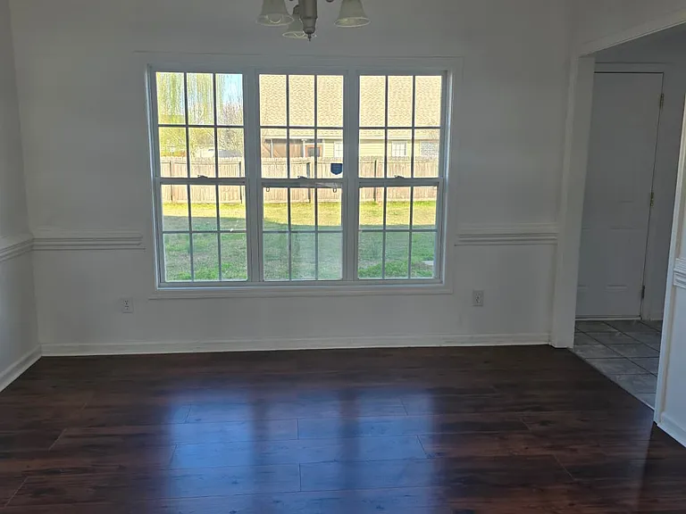 143 Bennington Dr — Photo 23