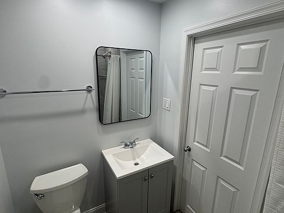 5th image of 1301 Montgomery Ave #2-5