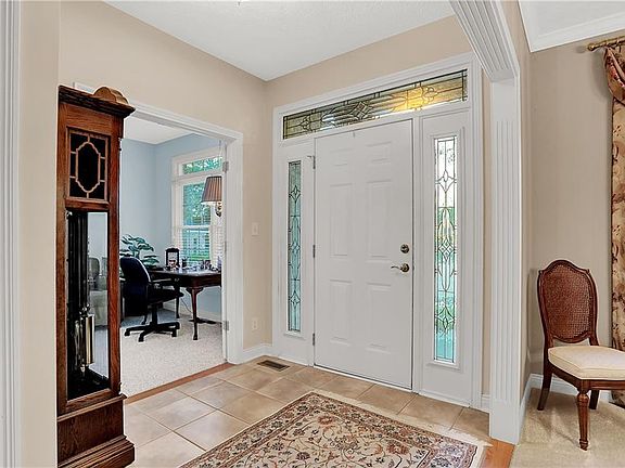2nd image of 17 Woodsedge Ct