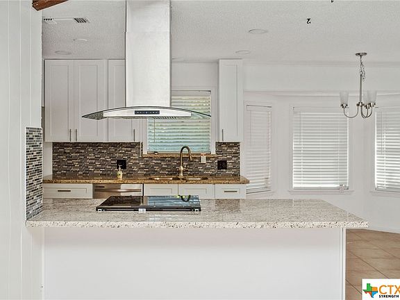 3rd image of 1009 Brookhollow Dr