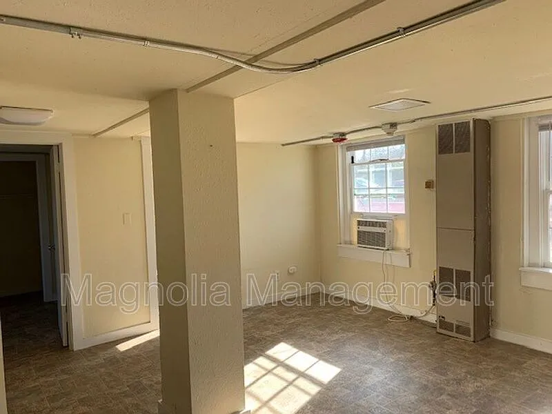 2 bed, 1.0 bath, $650 — Photo 2