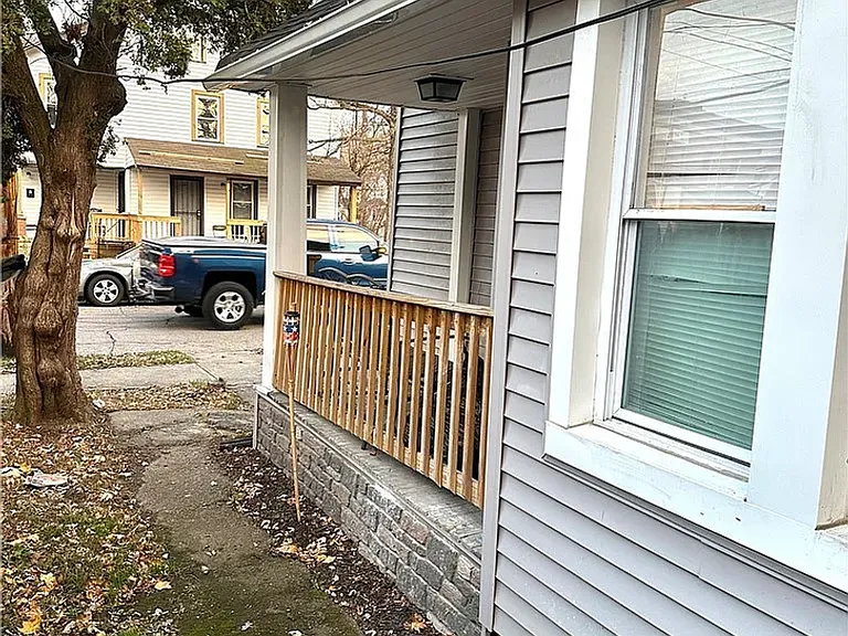 3856 W 23rd St — Photo 3