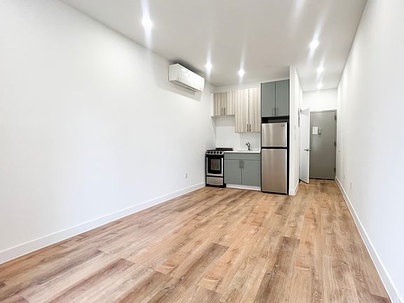4th image of 1020 3rd Ave APT A1