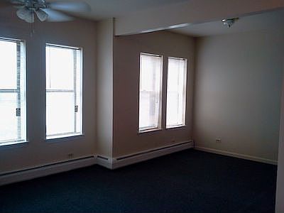 3rd image of 1962 E 73rd Pl APT 201