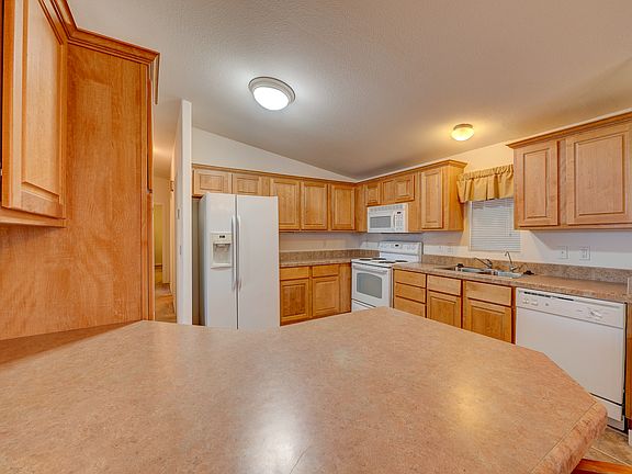 4th image of 9351 E 28th St #26