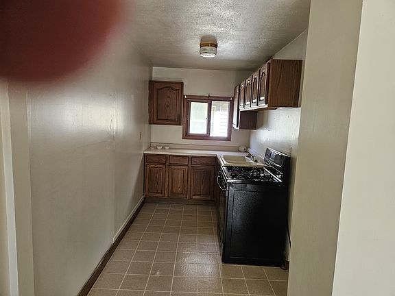 2nd image of 1148 N Main St #2