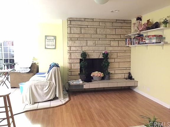 3rd image of 10647 Newcomb Ave