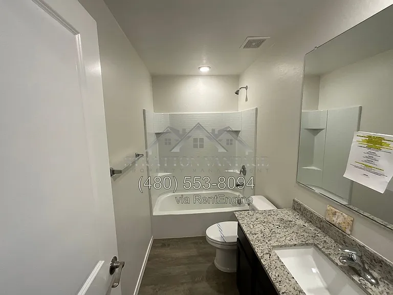 258 S Oak St — Photo 5