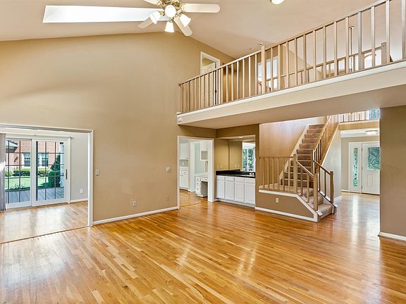 3rd image of 8326 Hambletonian Dr
