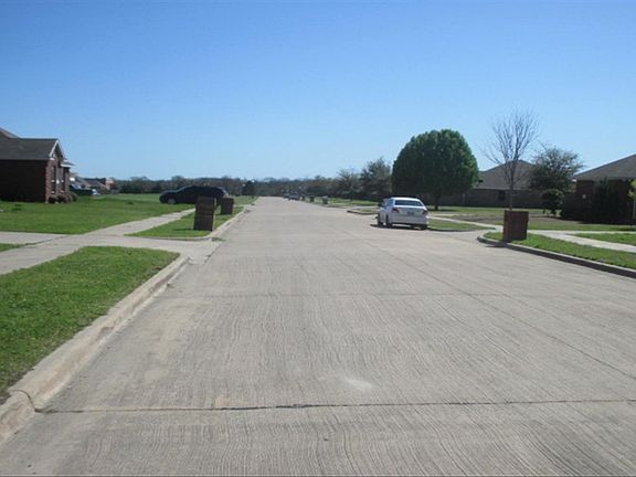 4th image of 113 Parks Branch Rd