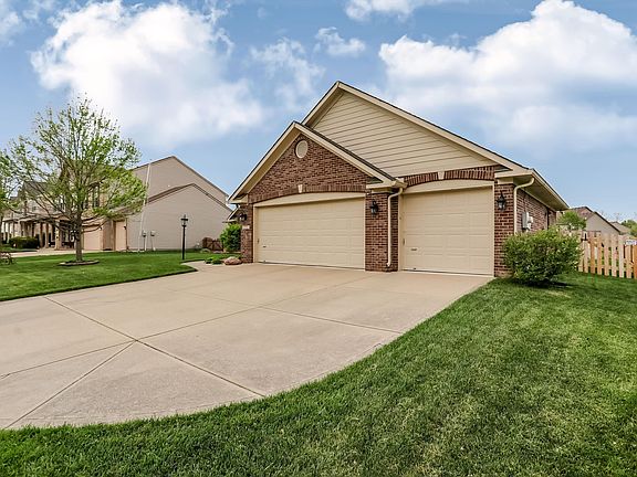 3rd image of 8130 Grassy Meadow Ct