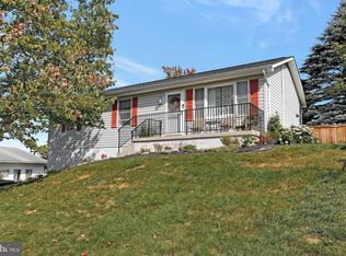 1122 Outer Dr, Hagerstown, MD 21742