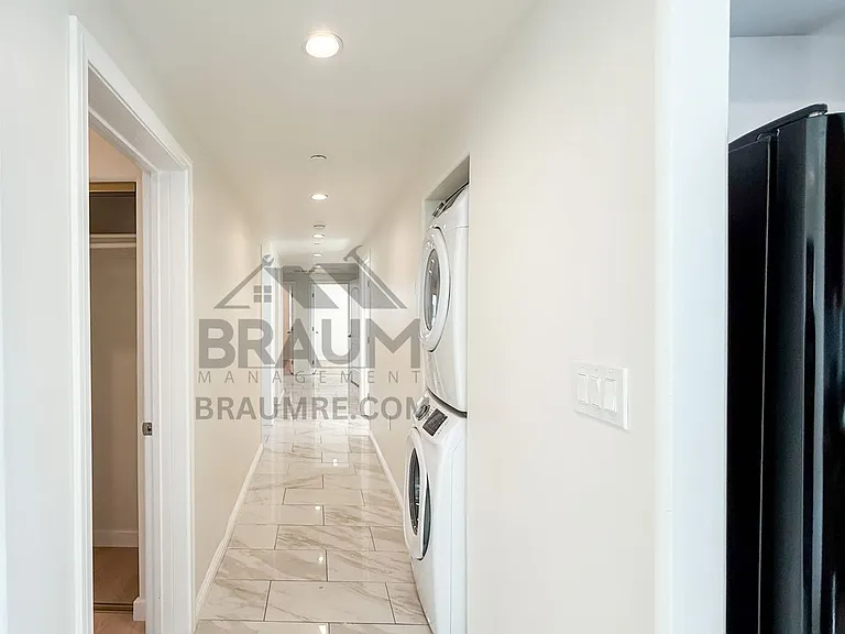 1423 Franklin St — Photo 13