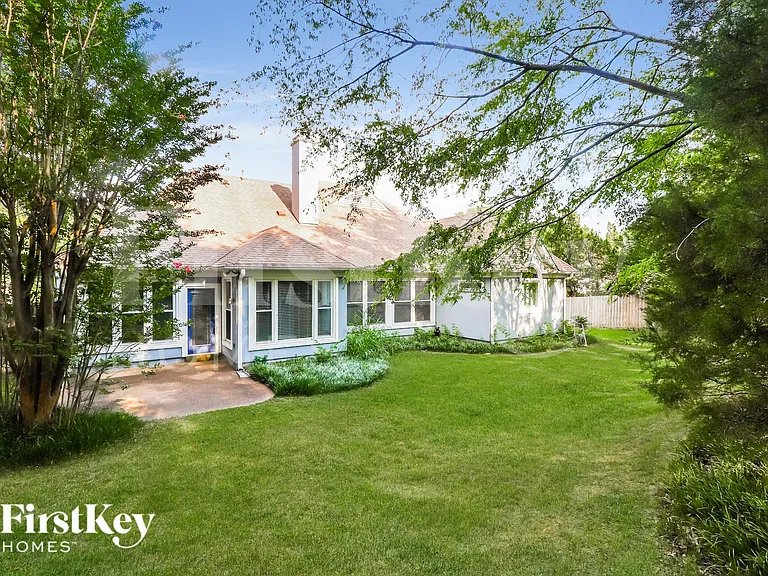 1523 Cedar Mills Dr — Photo 15