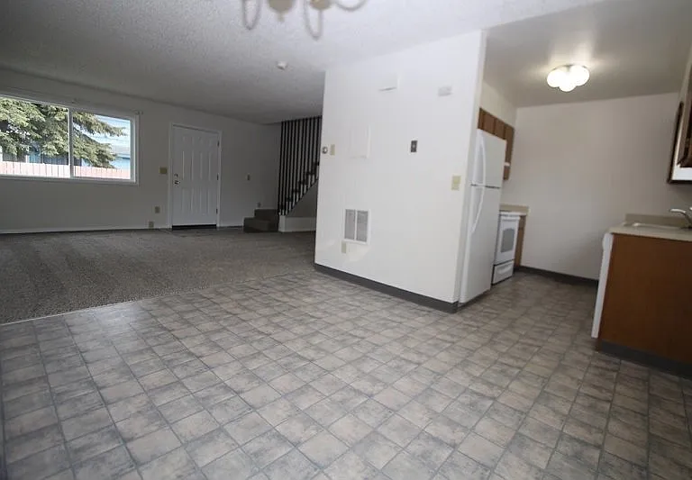 813 W 75th Ave — Photo 5