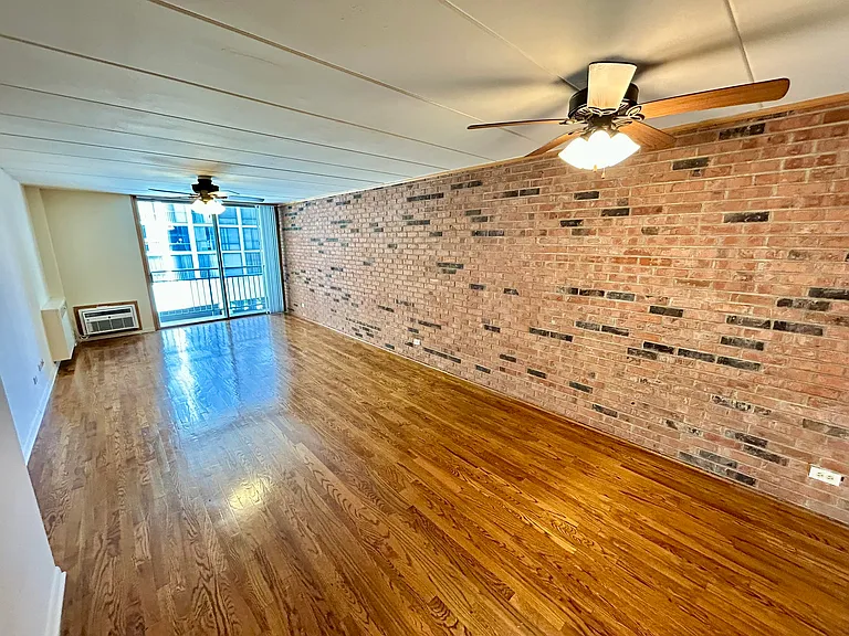 2340 N Commonwealth Ave — Photo 29