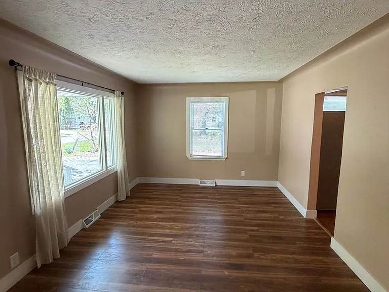 600 Dadson Dr — Photo 3