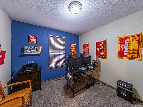 5th image of 4607 Crystal Dr